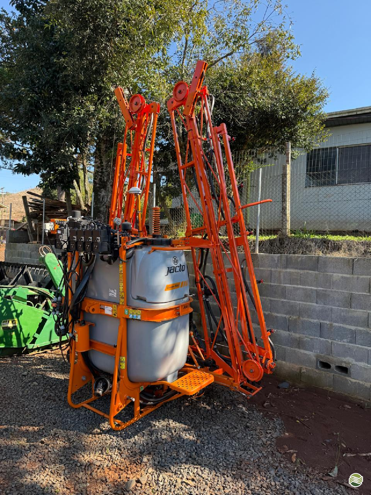 PULVERIZADOR JACTO CONDOR 800 AM18 Acoplado Hidráulico Pessette Máquinas Agrícolas CHOPINZINHO PARANÁ PR
